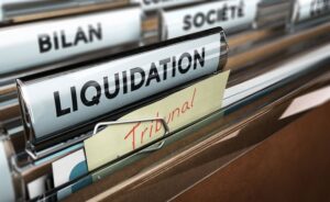 Qui demande la liquidation judiciaire d'une entreprise ?